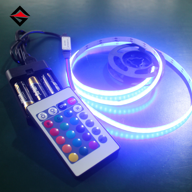 Striscia LED RGB da 5 V con telecomando a 24 chiavi USB e scatola della batteria