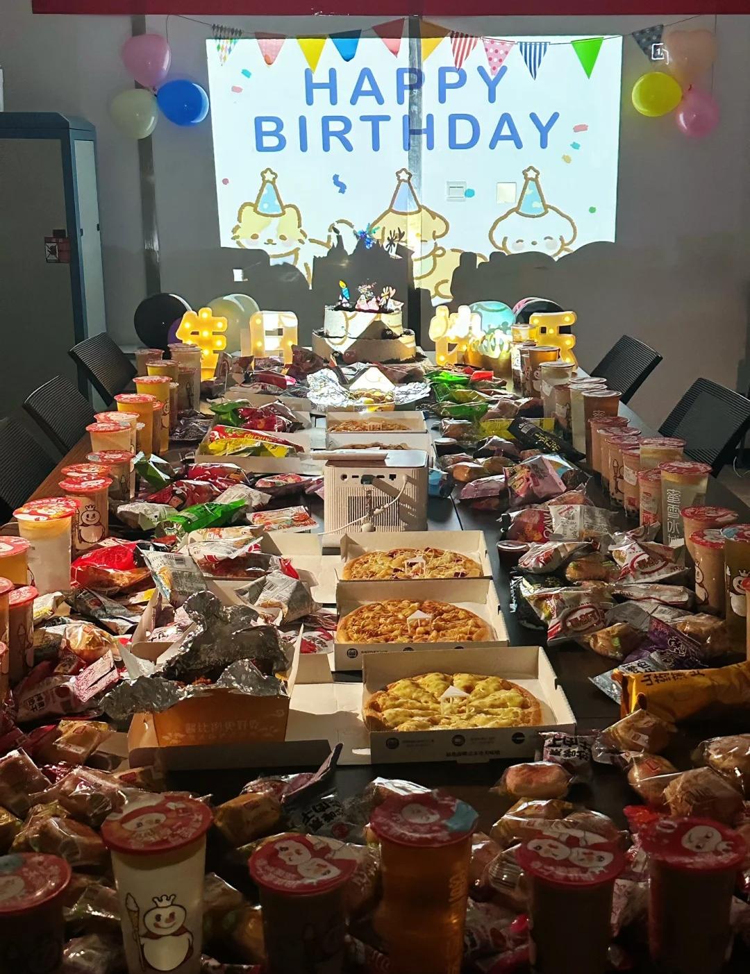 Festa di compleanno dei dipendenti di novembre