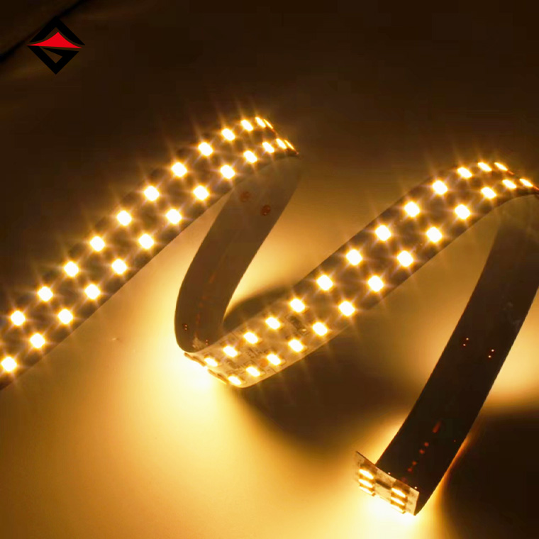 Qual è la differenza tra la striscia di luce a discesa senza tensione e altri?