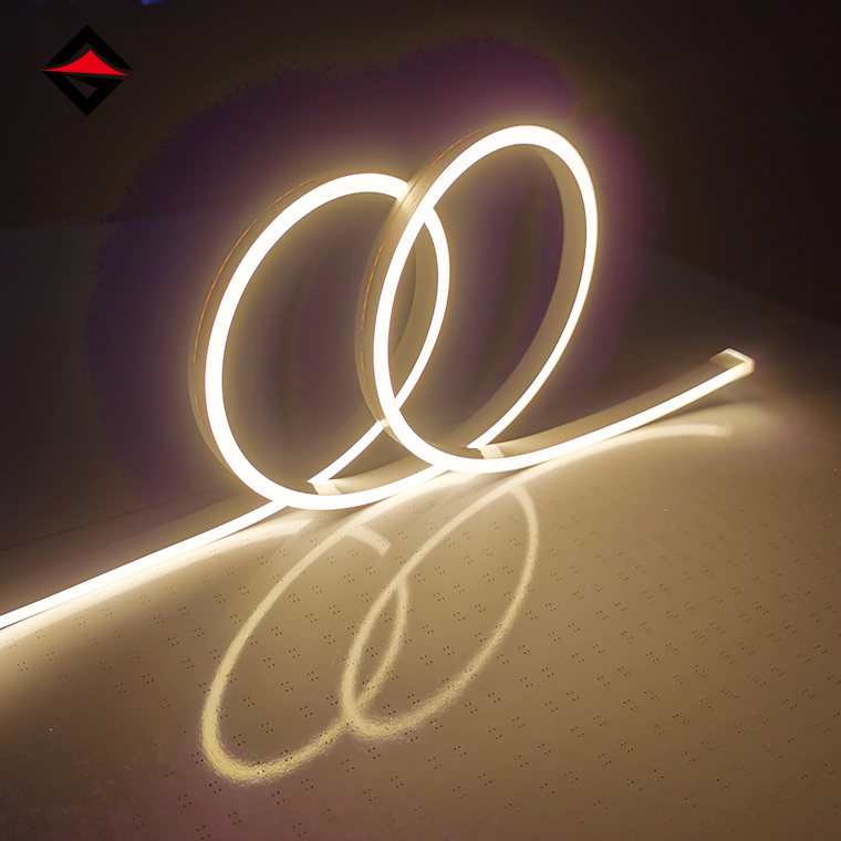 Qual è la differenza tra i materiali Slicone nella luce del neon?